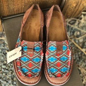 Women’s 7 Aztec Ariat Cruiser Saddle Tan